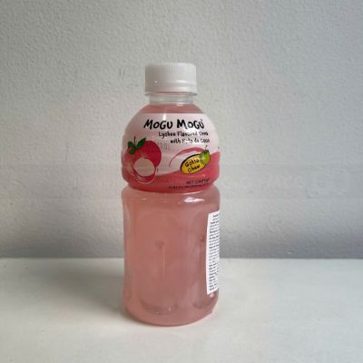 Mogu Mogu Lychee Flavored Drink With Natade Coconut 320ml