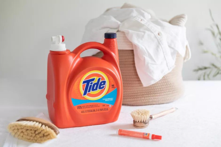 Does Tide detergent have bleach?